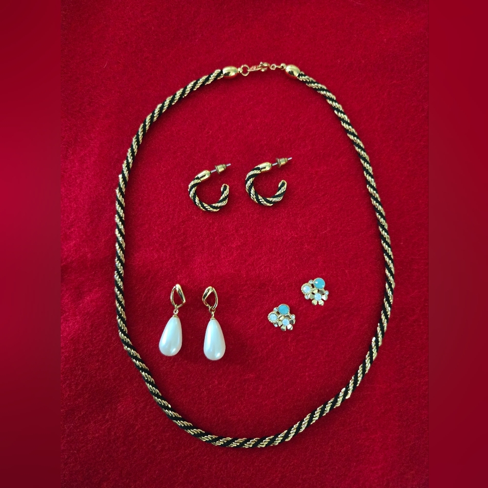 Vintage Jewelry Set & Earrings